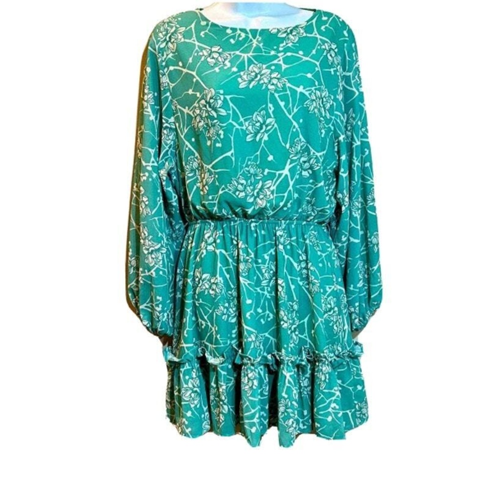 Green and White Floral Boho ruffle hem dress Flying Tomato M